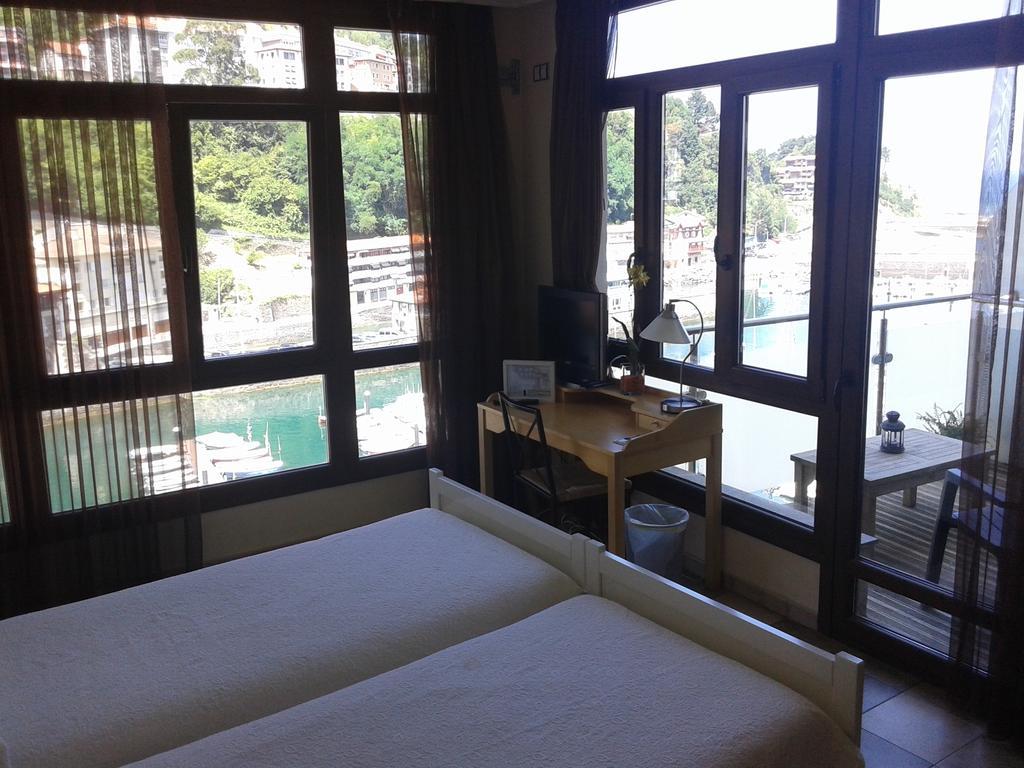 Hotel Zumalabe Mutriku Room photo